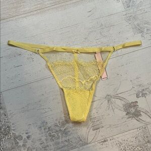 Victoria's Secret Dream Angels Yellow Lace V String Thong Panties Large
